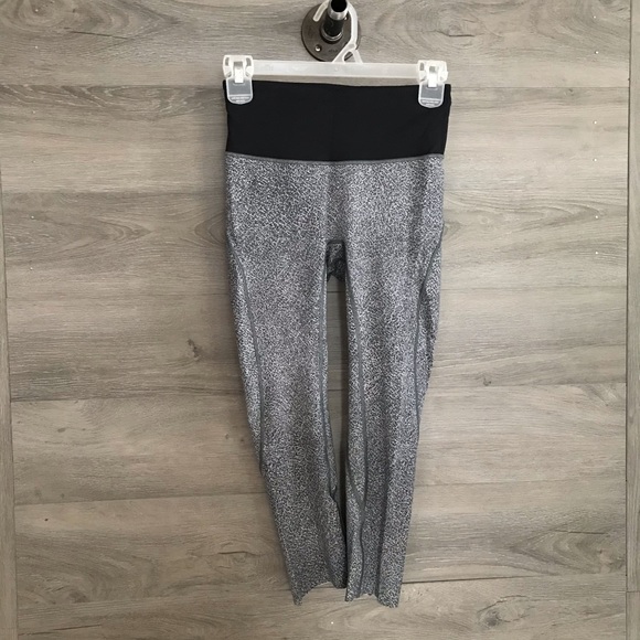 lululemon athletica Pants - Lululemon HR Run The Day Crop